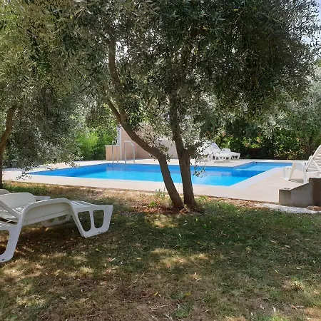 Apartment In Holiday Home With Pool Apartment Banjole